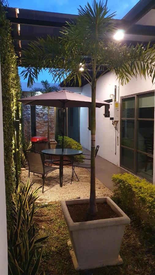 Casa Hector, Con Jacuzzi, Cerca Del Foro Gnp. Villa Merida Luaran gambar