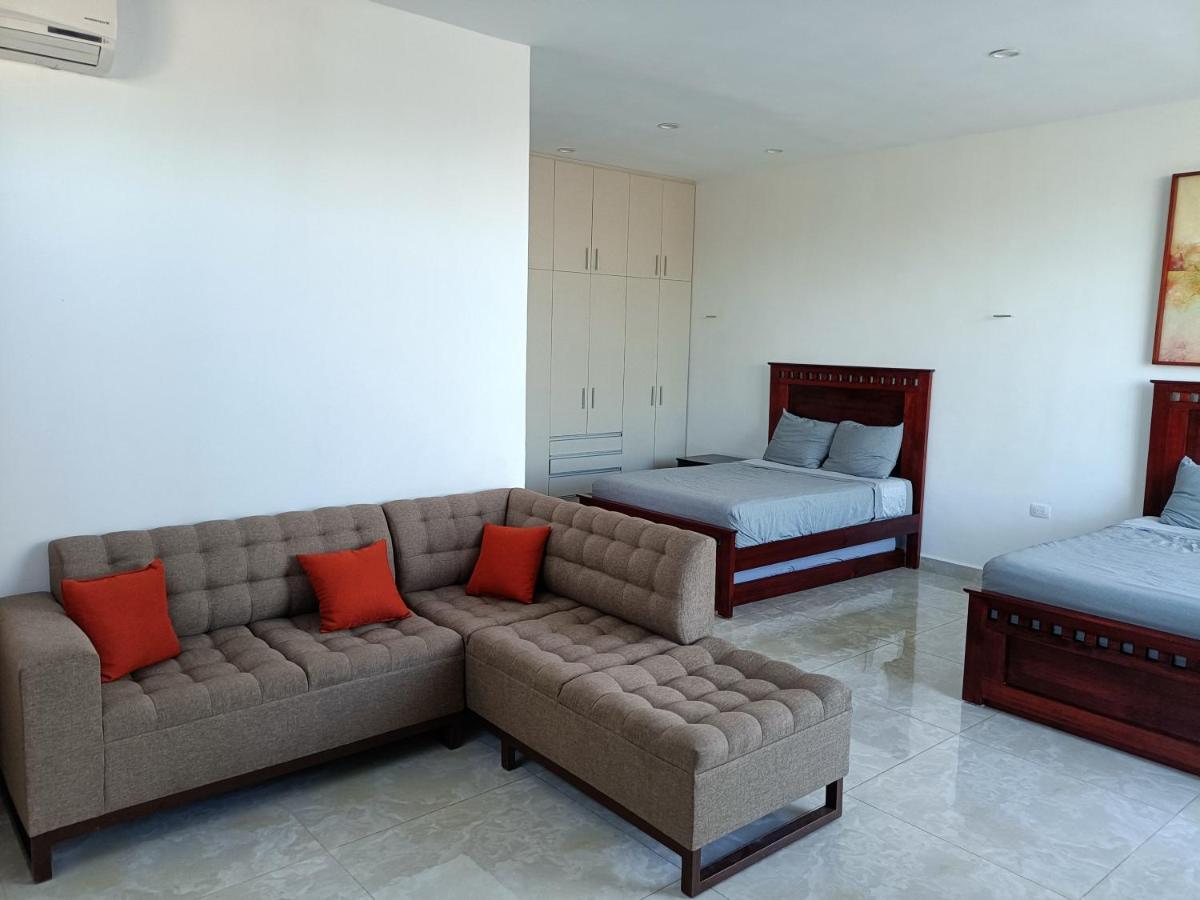 Casa Hector, Con Jacuzzi, Cerca Del Foro Gnp. Villa Merida Luaran gambar