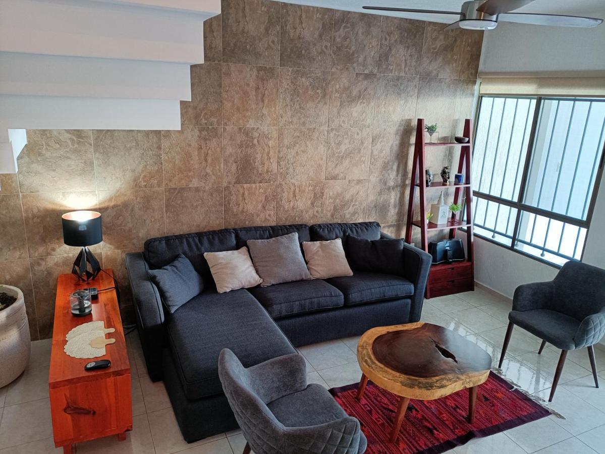 Casa Hector, Con Jacuzzi, Cerca Del Foro Gnp. Villa Merida Luaran gambar