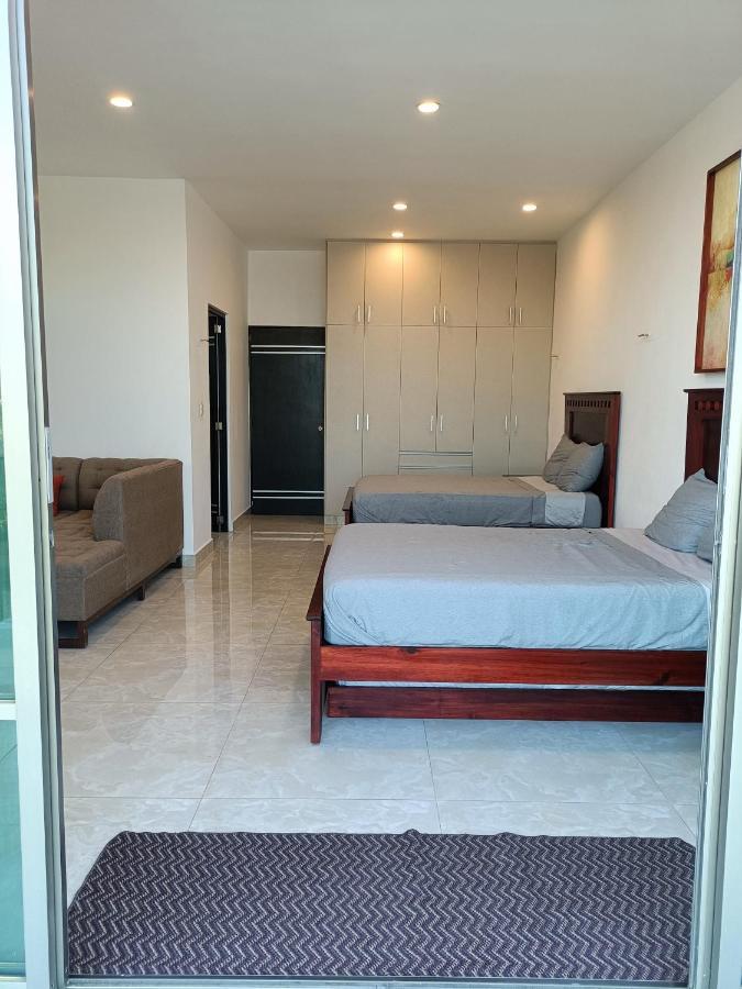 Casa Hector, Con Jacuzzi, Cerca Del Foro Gnp. Villa Merida Luaran gambar