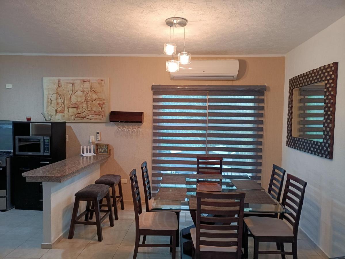 Casa Hector, Con Jacuzzi, Cerca Del Foro Gnp. Villa Merida Luaran gambar