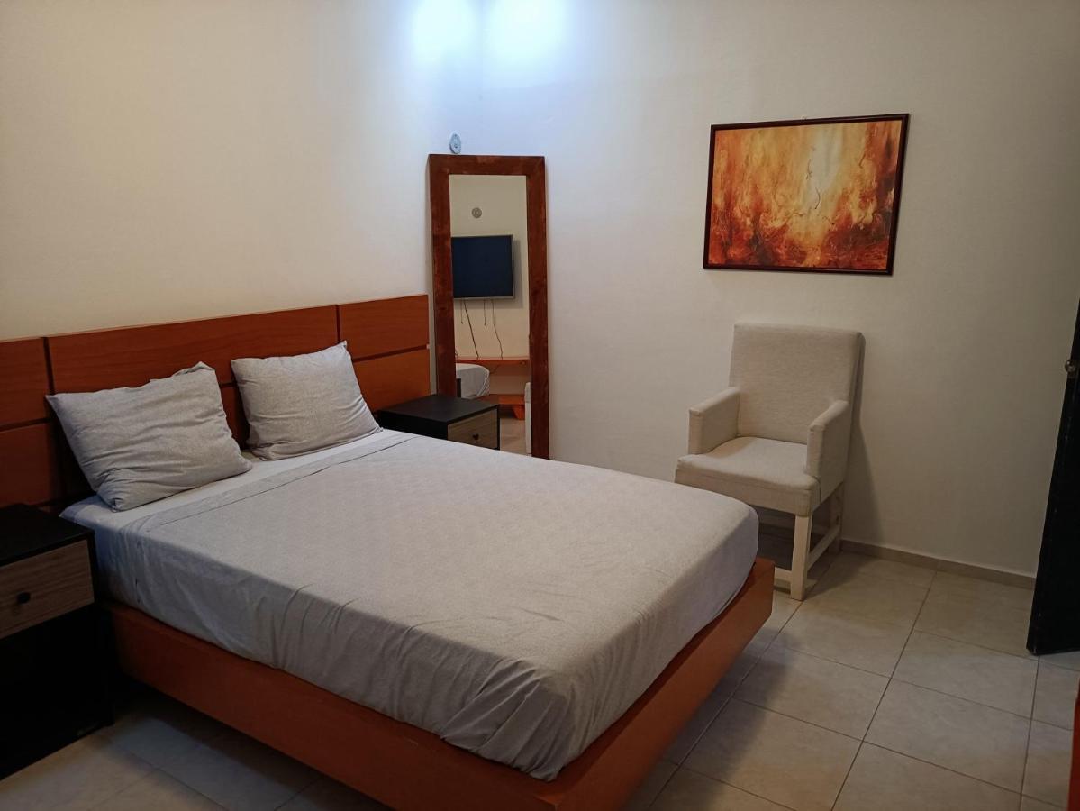 Casa Hector, Con Jacuzzi, Cerca Del Foro Gnp. Villa Merida Luaran gambar